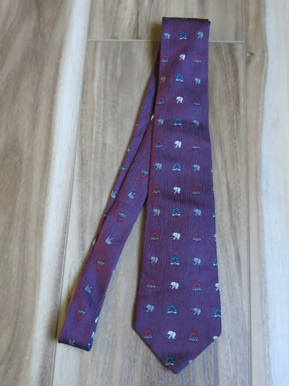 Pierre Cardin Paris Multi Color Animal Print 100% Silk Men's Neck Tie - Picture 3 of 5